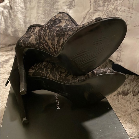 French Connection Lace booties 9.5 women’s - Picture 3 of 4